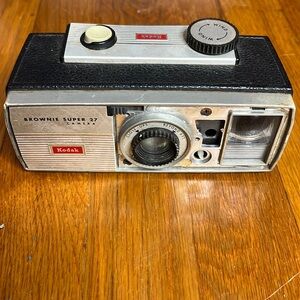 Kodak Brownie Super 27 for 127 Film Camera, Cute 1960s Memorabilia vintage